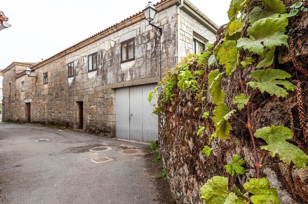 Foto 1 de Casa en venda a barrio A Fonte de 11 habitacions amb terrassa i jardí