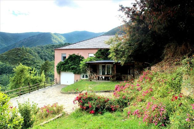 Foto 1 de Casa en venda a Cervantes de 5 habitacions amb terrassa i garatge