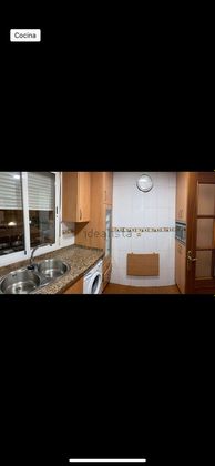Foto 2 de Piso en alquiler en calle Luis de Cappa de 2 habitaciones con muebles y aire acondicionado