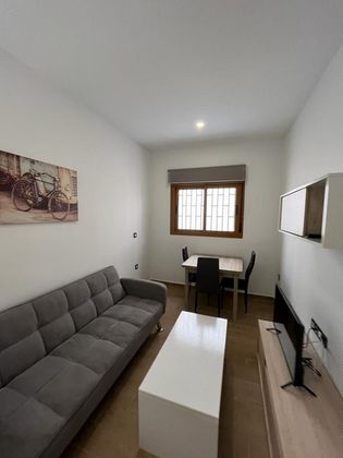 Foto 2 de Pis en lloguer a avenida Cándido Lobera de 3 habitacions amb terrassa i mobles