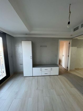 Foto 2 de Alquiler de piso en avenida Donantes de Sangre de 1 habitación con muebles y balcón
