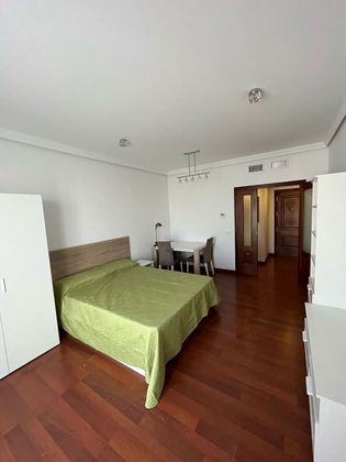 Foto 2 de Pis en lloguer a calle General Polavieja de 4 habitacions amb terrassa i mobles