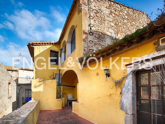 Foto 1 de Casa en venda a calle Processo de Boadella de 6 habitacions amb terrassa i jardí
