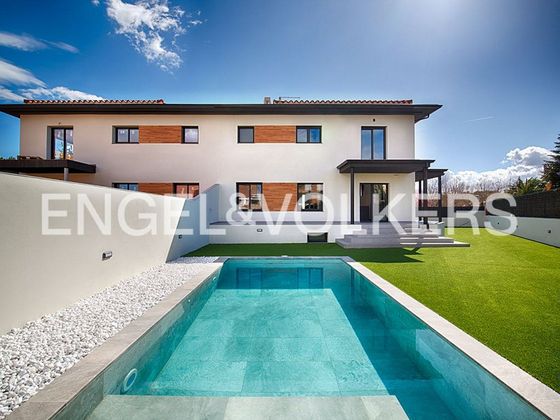 Foto 1 de Casa en venda a Avinyonet de Puigventós de 4 habitacions amb terrassa i piscina