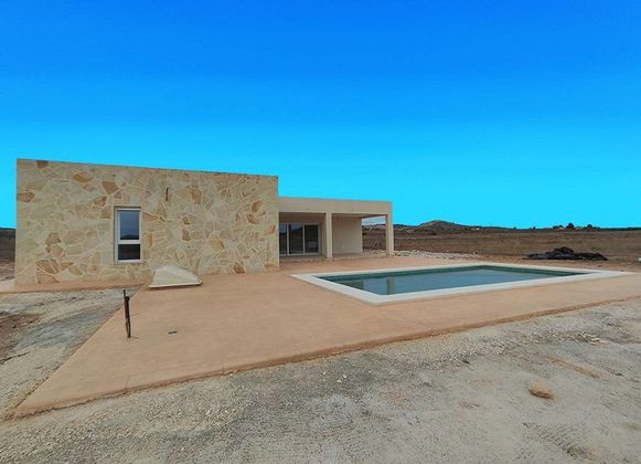Foto 2 de Xalet en venda a Jumilla de 3 habitacions amb terrassa i piscina