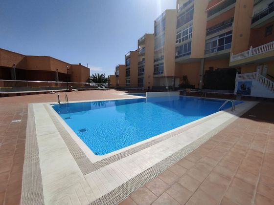 Foto 1 de Estudi en venda a calle Tamonante amb piscina i balcó