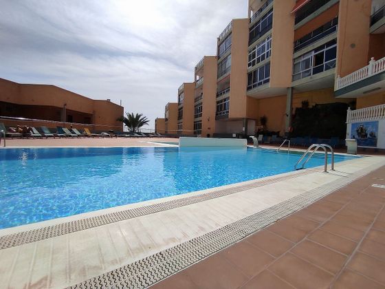 Foto 2 de Estudi en venda a calle Tamonante amb piscina i balcó