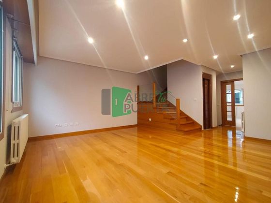 Foto 1 de Casa adosada en venta en Couto de 5 habitaciones con garaje y jardín