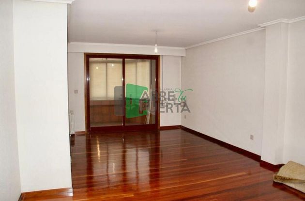 Foto 1 de Venta de piso en Centro - Ourense de 5 habitaciones con garaje y calefacción