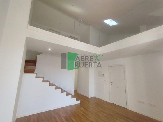 Foto 1 de Dúplex en venda a Casco Viejo de 3 habitacions amb terrassa i balcó