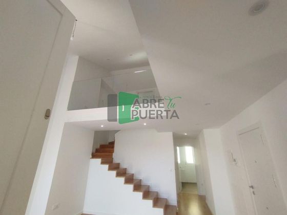 Foto 2 de Dúplex en venda a Casco Viejo de 3 habitacions amb terrassa i balcó
