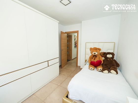 Foto 2 de Piso en venta en Polígono Cartuja – La Paz de 3 habitaciones con balcón y calefacción