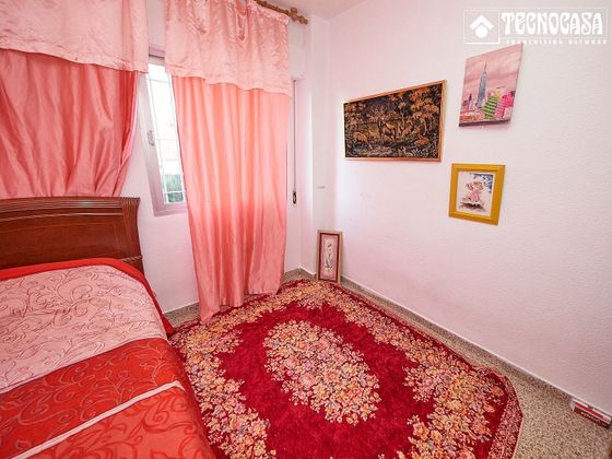 Foto 2 de Pis en venda a Polígono Cartuja – La Paz de 3 habitacions amb terrassa i ascensor