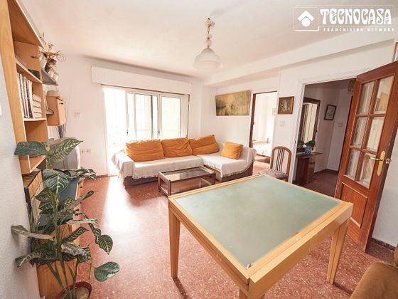 Foto 2 de Pis en venda a Polígono Cartuja – La Paz de 4 habitacions amb terrassa i balcó