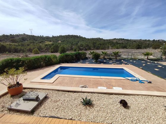 Foto 2 de Xalet en venda a El Fondo de les Neus-El Hondon de las Nieves de 4 habitacions amb terrassa i piscina