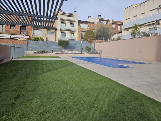 Foto 1 de Casa en venda a Poble Nou - Zona Esportiva de 3 habitacions amb terrassa i piscina
