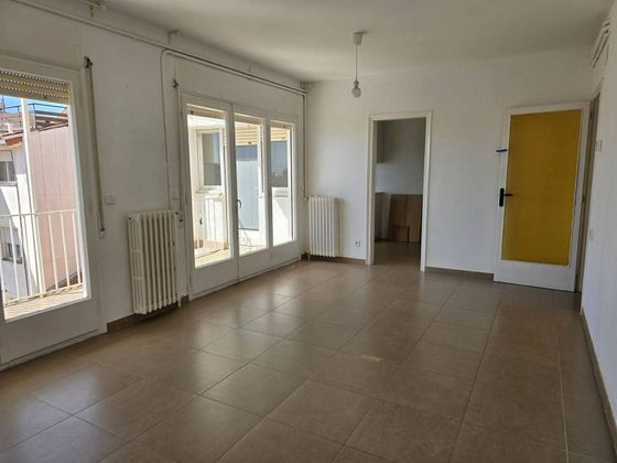 Foto 2 de Piso en venta en Ca n'Aurell de 5 habitaciones con balcón y calefacción