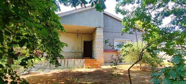 Foto 1 de Casa en venda a Piedralaves de 3 habitacions amb garatge i jardí