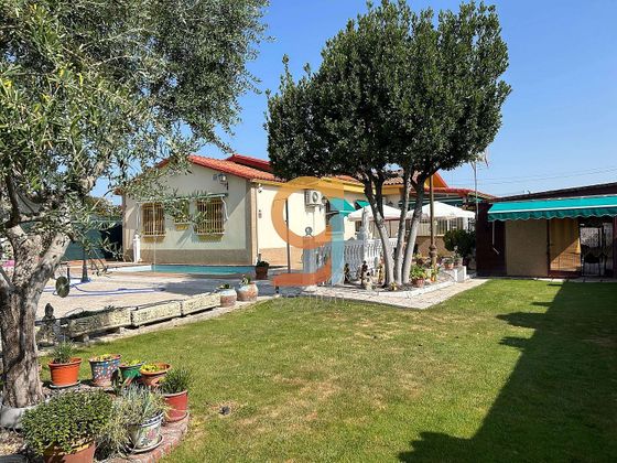 Foto 1 de Xalet en venda a Serranillos del Valle de 4 habitacions amb terrassa i piscina