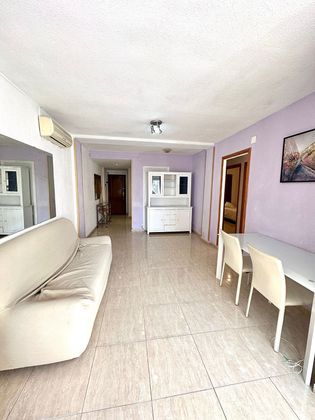 Foto 2 de Piso en venta en calle Pascual Orozco de 3 habitaciones con terraza y piscina