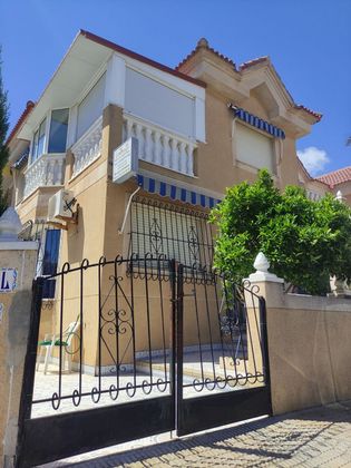 Foto 1 de Casa en venda a Los Cuarteros de 3 habitacions amb terrassa i jardí