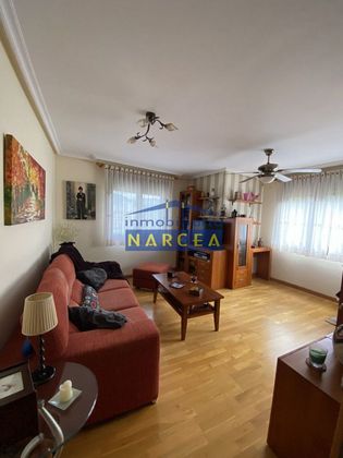 Foto 2 de Piso en venta en Cangas del Narcea de 2 habitaciones con calefacción y ascensor