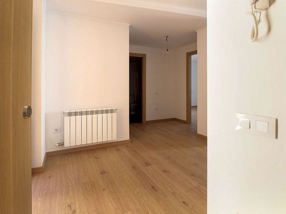 Foto 2 de Pis en venda a calle San Vicente de 2 habitacions amb terrassa i calefacció