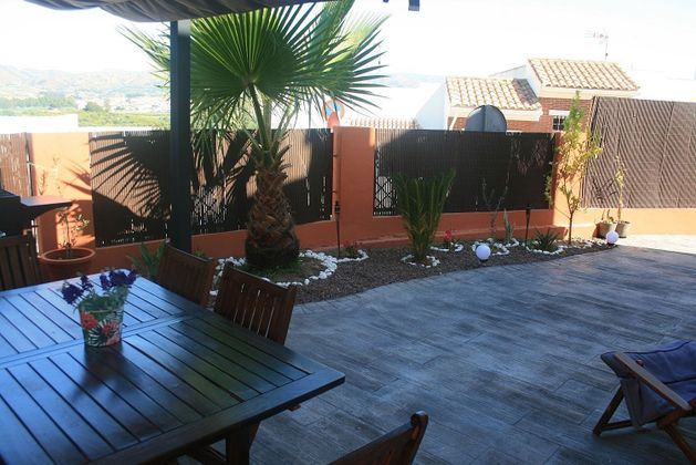 Foto 2 de Venta de casa en Cártama de 4 habitaciones con terraza y piscina