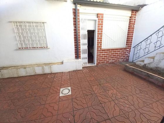 Foto 2 de Casa en venda a Sant Vicenç de Castellet de 3 habitacions amb terrassa i jardí