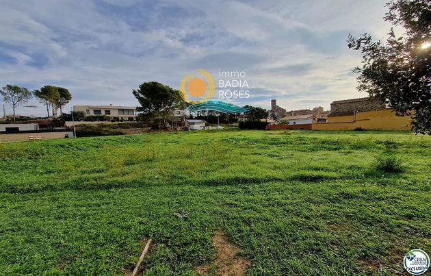 Foto 1 de Venta de terreno en Garriguella de 561 m²