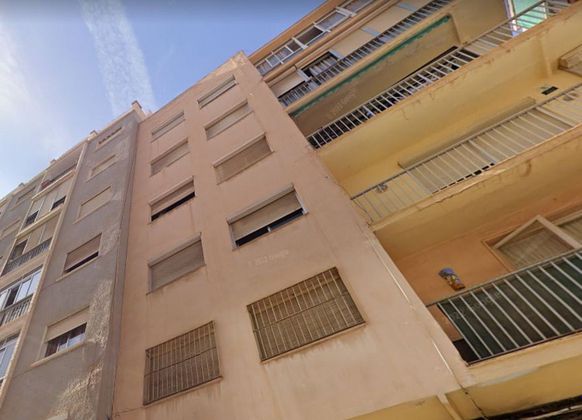Foto 1 de Alquiler de piso en Conde de Ureña - Monte Gibralfaro de 3 habitaciones con muebles y balcón