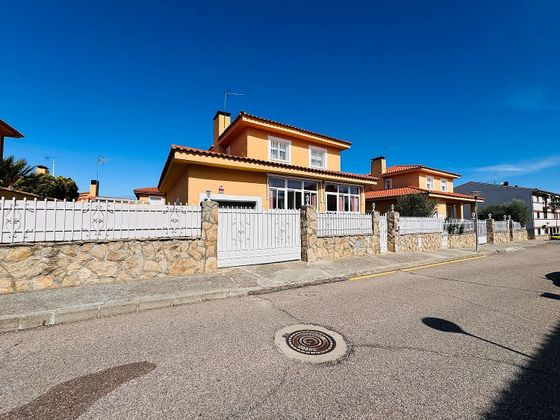 Foto 1 de Xalet en venda a Ventas de Retamosa (Las) de 4 habitacions amb terrassa i garatge