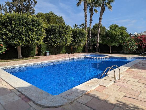 Foto 1 de Casa adossada en venda a Los Narejos de 2 habitacions amb terrassa i piscina