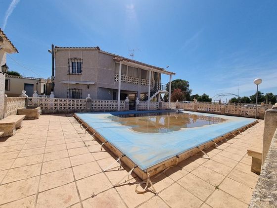 Foto 1 de Casa rural en venda a Crevillent de 6 habitacions amb terrassa i piscina