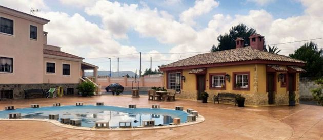 Foto 1 de Casa rural en venda a Ensanche - Diputación de 4 habitacions amb terrassa i piscina