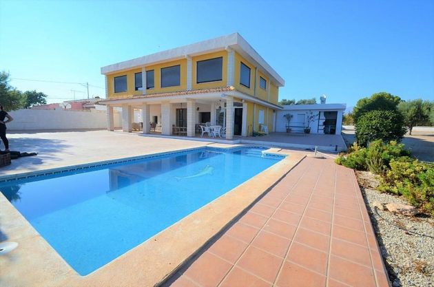 Foto 1 de Chalet en venta en Casco Antiguo - Santa Cruz de 7 habitaciones con terraza y piscina