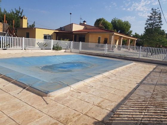 Foto 1 de Casa rural en venta en Crevillent de 4 habitaciones con terraza y piscina