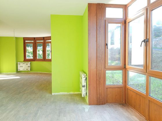 Foto 2 de Xalet en venda a Bergondo de 7 habitacions amb terrassa i garatge