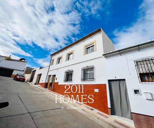 Foto 1 de Casa adosada en venta en Villanueva de Algaidas de 6 habitaciones con terraza y jardín