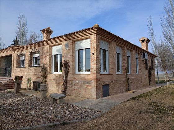 Foto 2 de Xalet en venda a Villaminaya de 5 habitacions amb terrassa i garatge
