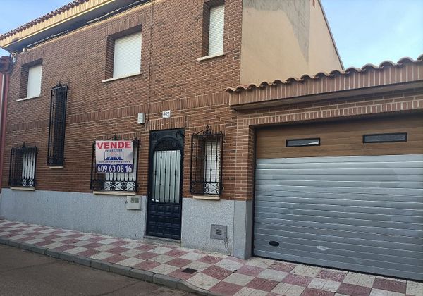 Foto 1 de Venta de chalet en Manzaneque de 4 habitaciones con garaje y calefacción
