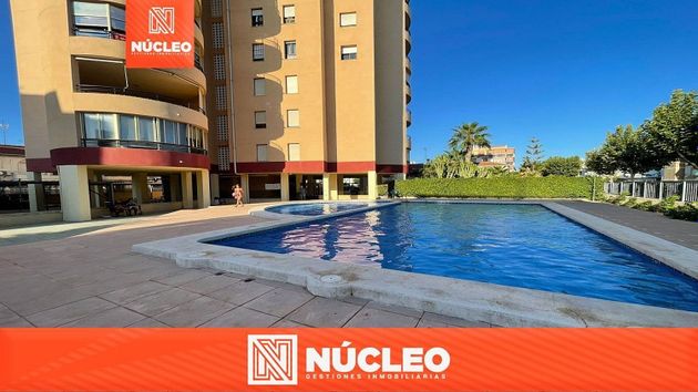 Foto 1 de Venta de piso en avenida Albacete de 4 habitaciones con terraza y piscina