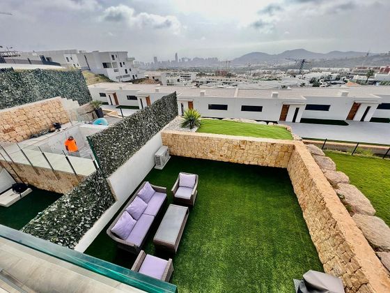 Foto 1 de Dúplex en venda a Cala de Finestrat de 4 habitacions amb terrassa i piscina