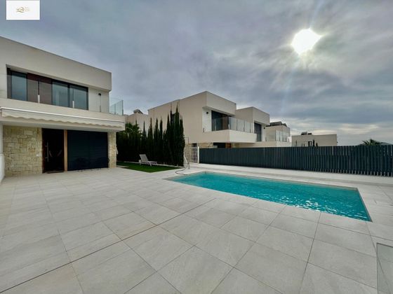 Foto 1 de Casa adossada en lloguer a Cala de Finestrat de 3 habitacions amb terrassa i piscina