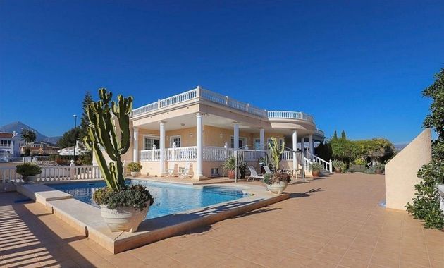 Foto 1 de Casa en lloguer a Nucia (la) de 6 habitacions amb terrassa i piscina