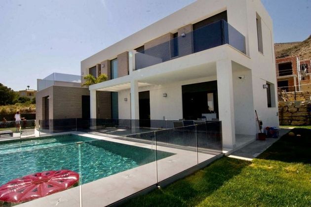 Foto 1 de Xalet en lloguer a Cala de Finestrat de 4 habitacions amb terrassa i piscina