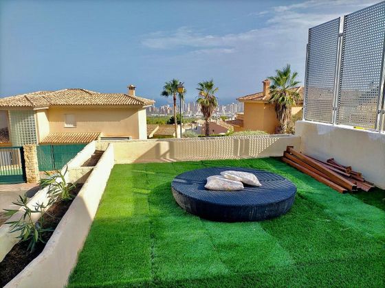 Foto 1 de Chalet en alquiler en Cala de Finestrat de 4 habitaciones con terraza y piscina