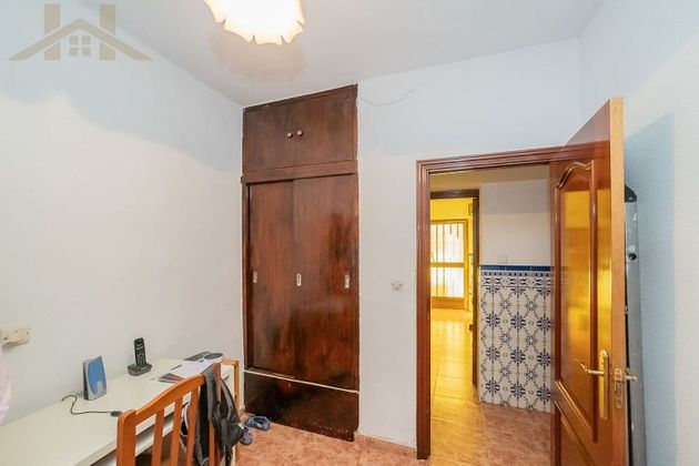Foto 2 de Casa en venda a calle De Los Estudiantes de 8 habitacions amb terrassa i garatge