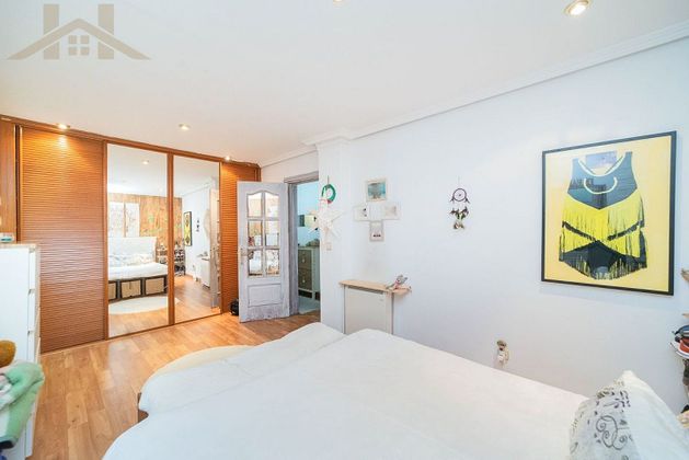 Foto 2 de Dúplex en venda a Las Dehesillas - Vereda de los Estudiantes de 3 habitacions amb terrassa i aire acondicionat