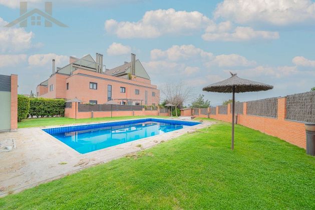 Foto 1 de Dúplex en venda a Parque Empresarial de 3 habitacions amb terrassa i piscina